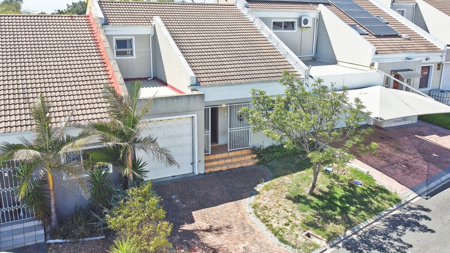 2 Bedroom Property for Sale in Uitzicht Western Cape